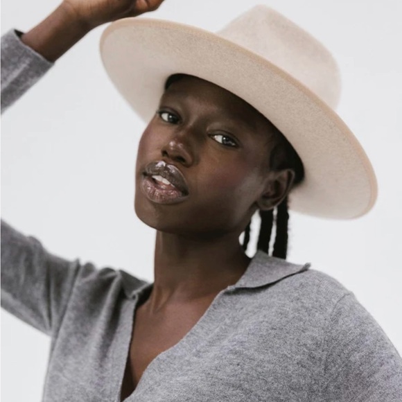 Monroe Rancher in Oatmeal - NWT - Picture 2 of 10